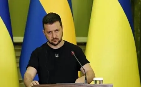 زيلينسكي يحذر من استعداد روسيا لتنفيذ عمليات عسكرية جديدة في أوكرانيا