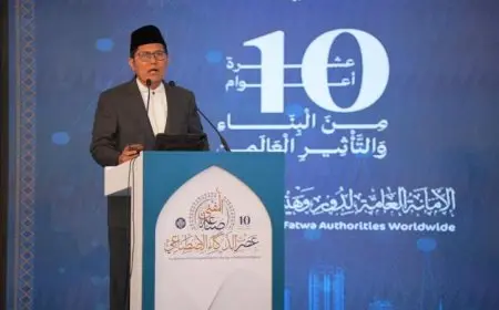 رئيس مجلس العلماء الإندونيسي يؤكد أهمية العلم والوعي بالواقع في إصدار الفتاوى