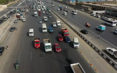 النقل تطلب من السائقين الامتناع عن استخدام حارة مسار الأتوبيس الترددي للحفاظ على انسيابية الحركة