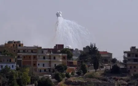 مسيرة إسرائيلية تنشر منشورات مثيرة فوق بلدة شبعا في جنوب لبنان