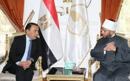 وزير الأوقاف السعودي يلتقي سفير كازاخستان في القاهرة لتعزيز التعاون الديني والثقافي