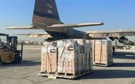 طائرة كويتية تصل مطار العريش محملة بمساعدات إنسانية لشعب فلسطين في غزة
