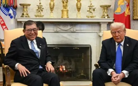 رئيس وزراء اليابان يشيد بمبادرات ترامب لإنهاء النزاع في أوكرانيا