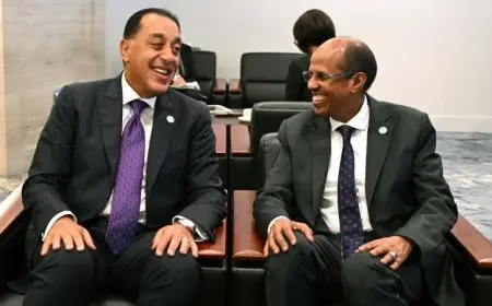 رئيس الوزراء يلتقي برئيس مفوضية الاتحاد الأفريقي لتعزيز آفاق التعاون المشترك