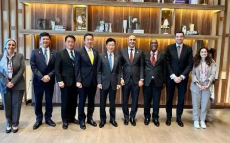 عبد اللطيف يجتمع مع أعضاء البرلمان الياباني لتعزيز التعاون في مجال التعليم