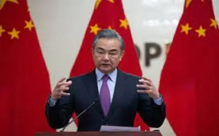 وزير الخارجية الصيني يطالب بإحياء الدوريات المشتركة مع أفغانستان