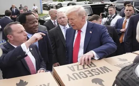 ترامب يتفقد قوات الشرطة والحرس الوطني أثناء نشرهم في شوارع واشنطن