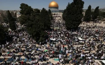 45 ألف فلسطيني يجتمعون لصلاة الجمعة في المسجد الأقصى المبارك