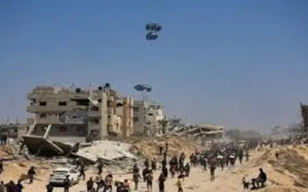 إنزال جوي مشترك بين الأردن والإمارات وأوروبا لتوصيل 37 طناً من المساعدات الإنسانية إلى غزة