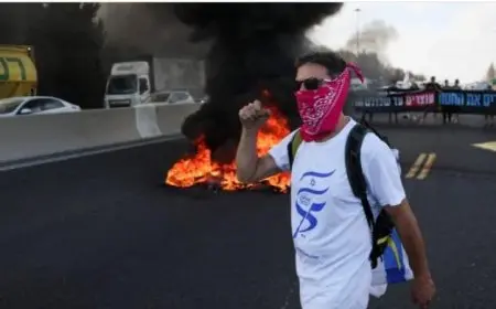 احتجاجات جماهيرية في إسرائيل للمطالبة بعودة الأسرى وإغلاق متظاهرون للطريق السريع