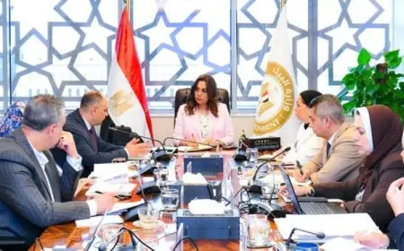 عوض تستعرض استعدادات مصر لاستضافة مؤتمر الأطراف لحماية بيئة البحر الأبيض المتوسط من التلوث