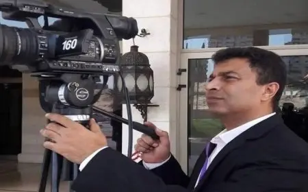 استشهاد الصحفي خالد المدهون بنيران الاحتلال الإسرائيلي في شمال غزة