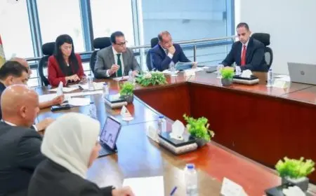 وزير الصحة يستعرض استراتيجيات شركة أكديما للتوسع في قطاع الصناعات الدوائية