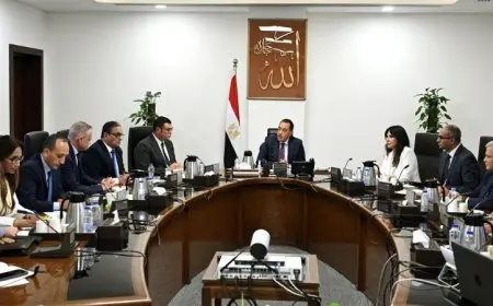 رئيس الوزراء يراقب تقدم مشاريع تحلية مياه البحر ويؤكد أهمية الإجراءات التنفيذية