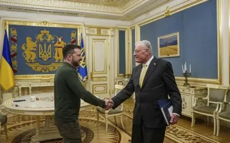 المبعوث الأمريكي ورئيس وزراء كندا يحتفلان في كييف بعيد الاستقلال الأوكراني