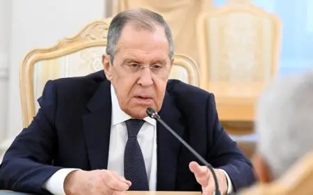 لافروف يؤكد استحالة طمس زيلينسكي لمشكلة حظر اللغة الروسية والكنيسة في أوكرانيا