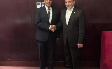 وزير الخارجية يبحث مع نظيره الإيراني الأوضاع المأساوية في غزة