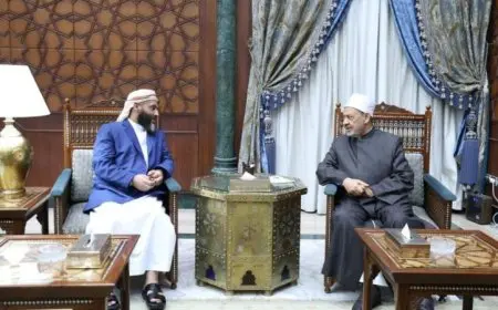 شيخ الأزهر يناقش مع وزير الأوقاف اليمني تعزيز دعم الأزهر العلمي والدعوي لليمن
