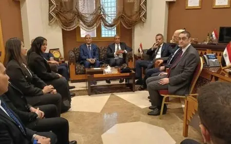 وزير الخارجية يقوم بجولة تفقدية لمقر القنصلية العامة المصرية في جدة