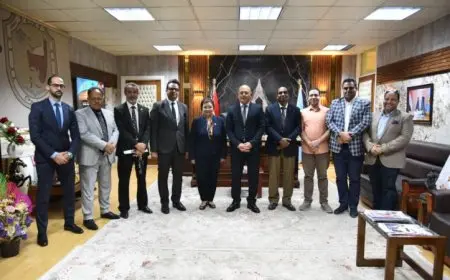 نائب وزير الصحة تعقد جلسة عمل لتعزيز مساهمة جامعة سوهاج في مواجهة التحديات السكانية