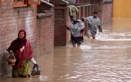 فيضانات مروعة تضرب كشمير الهندية إثر هطول أمطار غزيرة