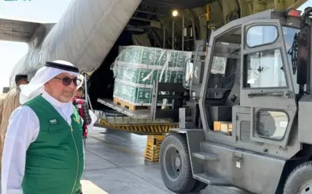 مطار العريش يستقبل طائرة سعودية تحمل مساعدات إغاثية للشعب الفلسطيني في غزة