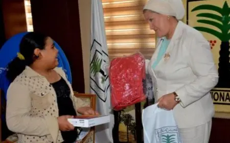رئيسة الطفولة والأمومة تكرم الطفلة هايدي وتعينها سفيرة للمجلس للرحمة