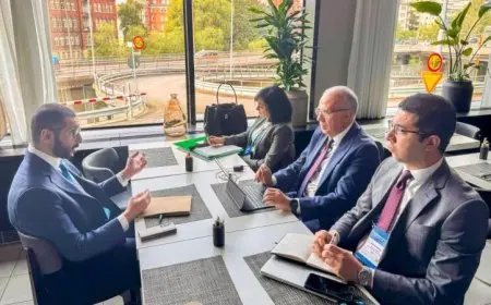 سويلم يلتقي مساعد وزير الخارجية الإماراتي للطاقة والاستدامة لتعزيز التعاون المشترك