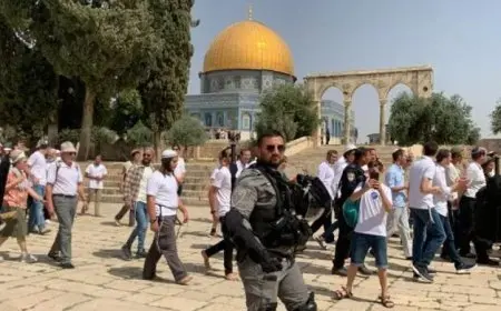 عشرات الإسرائيليين يقتحمون المسجد الأقصى في القدس ويثيرون التوترات