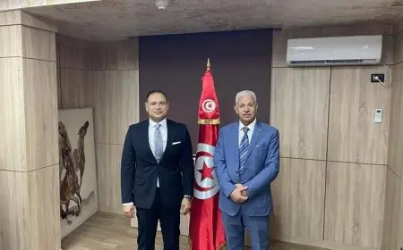 سفير مصر في تونس يعقد اجتماعا هاما مع وزير التجارة وتنمية الصادرات التونسي