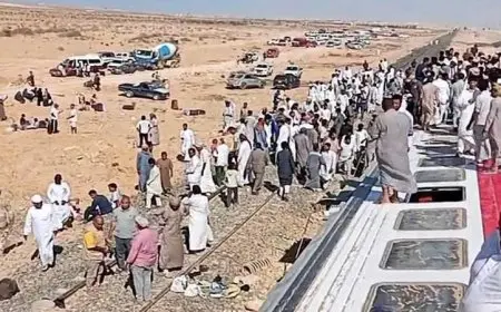 وزير النقل يعين لجنة فنية للتحقيق في أسباب حادث قطار مطروح