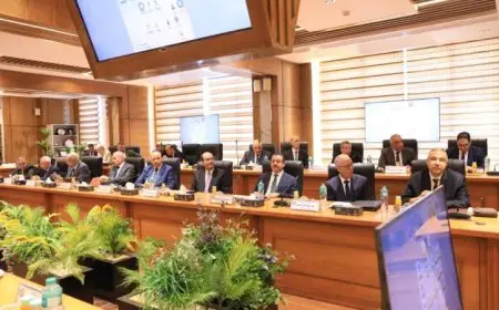 عاشور يدعو للاستعداد للعام الدراسي الجديد وكشف الجداول الدراسية مبكراً