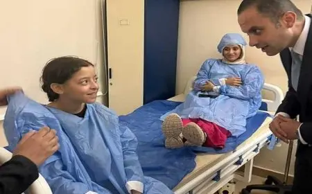 نائب وزير الصحة يزور مصابي حادث قطار مطروح للاطمئنان على حالتهم الصحية