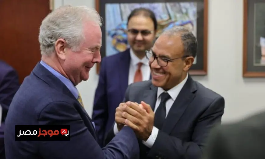 وزير الخارجية يجتمع مع السيناتور كريس فان هولن في مجلس الشيوخ الأمريكي لتعزيز العلاقات الثنائية