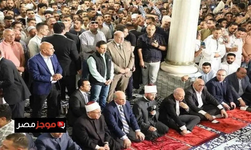 وزير الأوقاف يحيي صلاة الجمعة في مسجد الإمام الحسين مع محافظ القاهرة