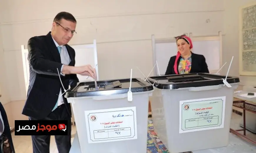 وزير الزراعة يحث المزارعين على المشاركة الفعالة في انتخابات الشيوخ أثناء إدلائه بصوته