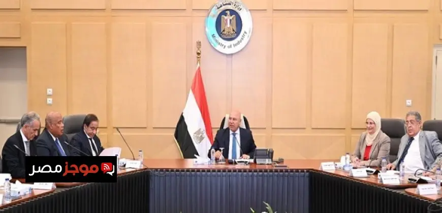 الوزير يبحث مع مصنّعى الحديد وشركات السيارات آليات توطين صناعة صاج السيارات