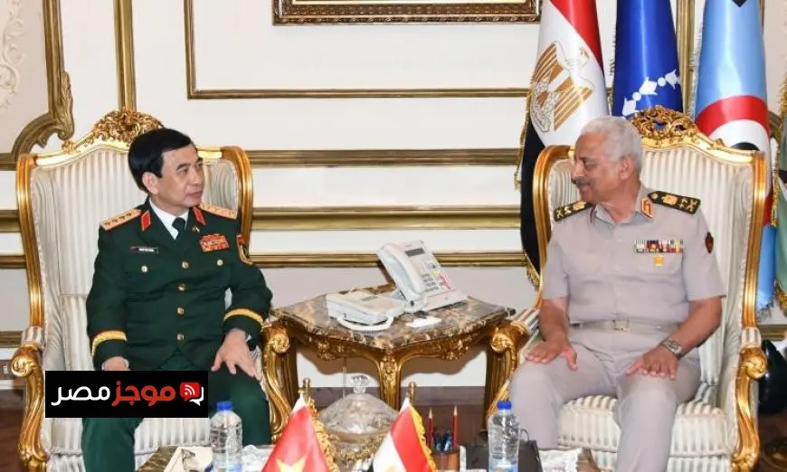 الفريق أول عبد المجيد صقر يستعرض آفاق التعاون العسكري مع وزير دفاع فيتنام