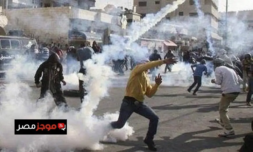 عشرات الفلسطينيين يصابون في اعتداء إسرائيلي غرب الخليل واستشهاد لبناني نتيجة الغارة