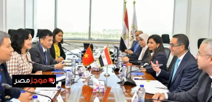 وزير الاستثمار والتجارة الخارجية يستقبل نائبة وزير الصناعة والتجارة الفيتنامى