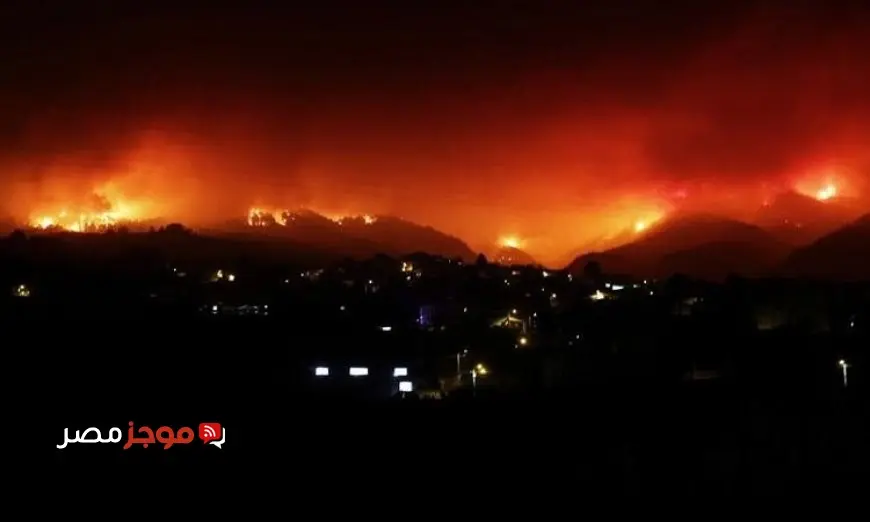 إجلاء الفنادق ومواقع التخييم في جنوب إسبانيا بسبب حرائق الغابات المستعرة