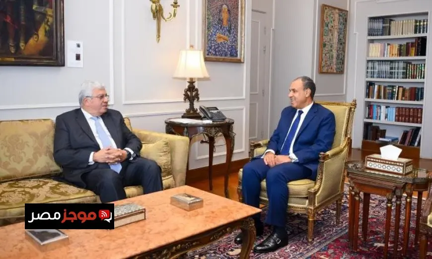 وزير الخارجية ووزير التعليم العالي يتبادلان الأفكار لتعزيز التعاون المشترك