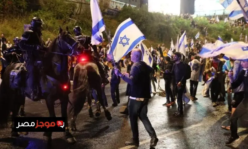 احتجاجات قوية في تل أبيب وتظاهرات تشتعل بالقرب من مقر حزب نتنياهو
