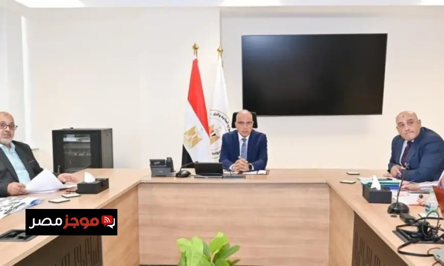 وزير الري يناقش خطوات حوكمة وتطوير هيئة حماية الشواطئ لتعزيز الأمن الساحلي