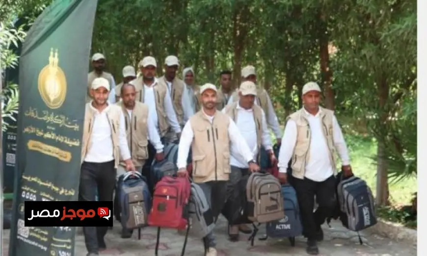 شيخ الأزهر يحتفل مع التلاميذ بإطلاق بيت الزكاة حملة العودة إلى المدرسة