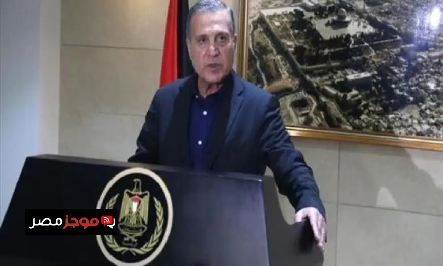 ابو ردينة يعلن بدء عملية تسليم السلاح في المخيمات الفلسطينية بلبنان