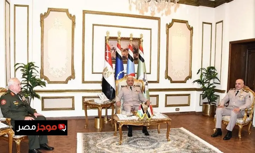لقاء بارز بين وزير الدفاع ورئيس الأركان ورئيس هيئة الأركان المشتركة الأردنية