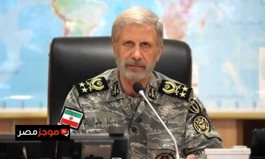 القائد العام للجيش الإيراني يعلن عن رد قوي على أي هجوم عسكري محتمل