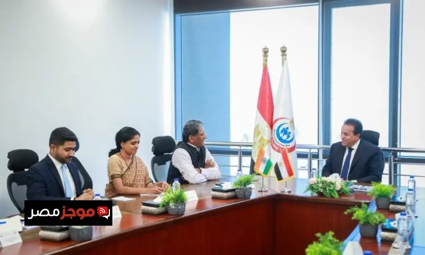 وزير الصحة يتبادل الأفكار مع سفير الهند لتعزيز التعاون في مجال تكنولوجيا اللقاحات والإنتاج