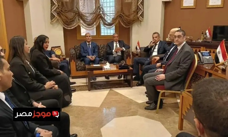 وزير الخارجية يقوم بجولة تفقدية لمقر القنصلية العامة المصرية في جدة